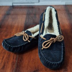 UGG Women's Dakota Black Slippers, Size 7