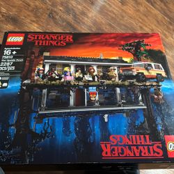 STRANGER THINGS LEGO SET