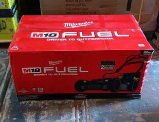 Milwaukee M18 FUEL 21" Self-Propelled Dual Battery Mower Kit w/ (2) 12 Ah Forge Batteries & Dual Bay Rapid Charger