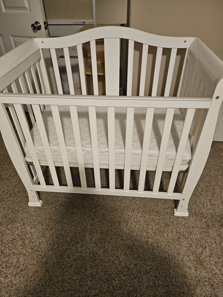 Mini Crib