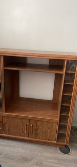 5 ft wide entertainment center with drawers and