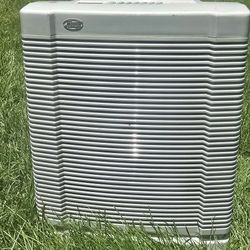 Hunter Fan Co  QueitFlo
Air Purifier