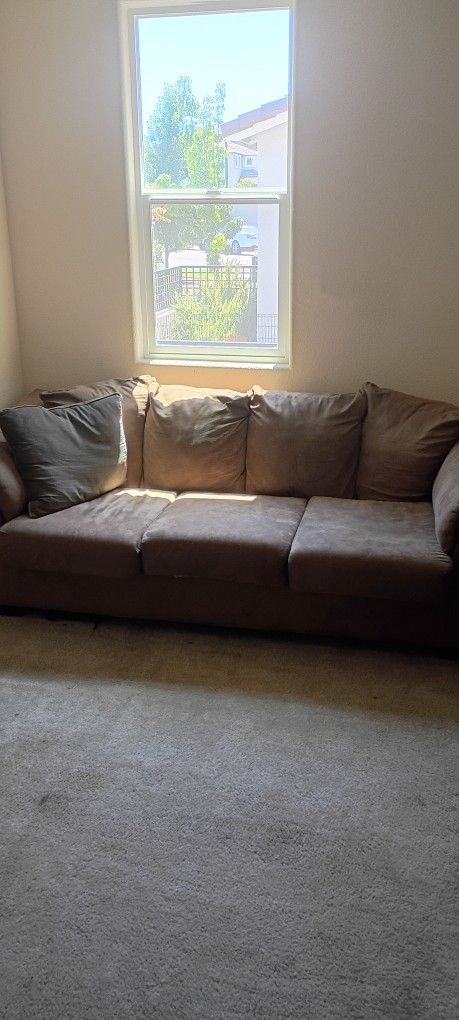 Free Couch Pick Up Today