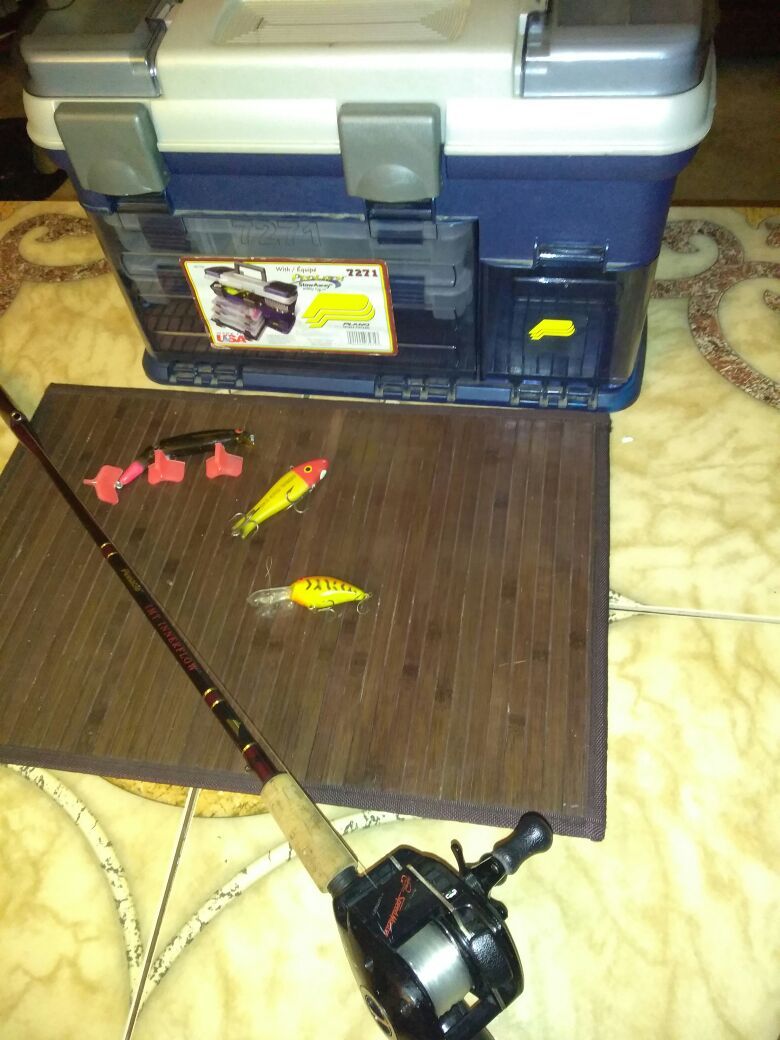 Pinnacle IMT InnerFlow Rod with tackle box.
