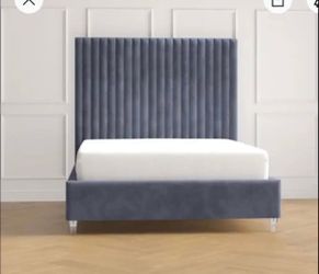 Queen Bed (no mattress)
