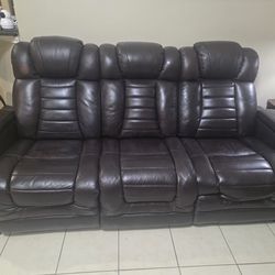Sofa And Love Set/2 End Tables