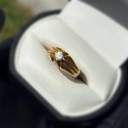 Jewelry 18k solid yellow gold white CZ stone size 7.00