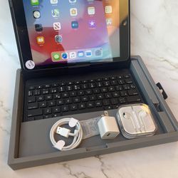 Apple iPad Air 32 GB With Keyboard 
