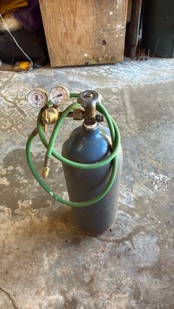 Carbon dioxide tank