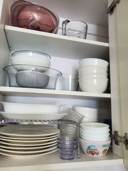 Mixed Kitchen Dishware and Bakeware Lot