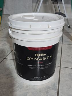 Behr Dynasty Interior Matte Ultra Pure White 5  gallon