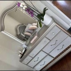 Full size bed with dresser, no mattress