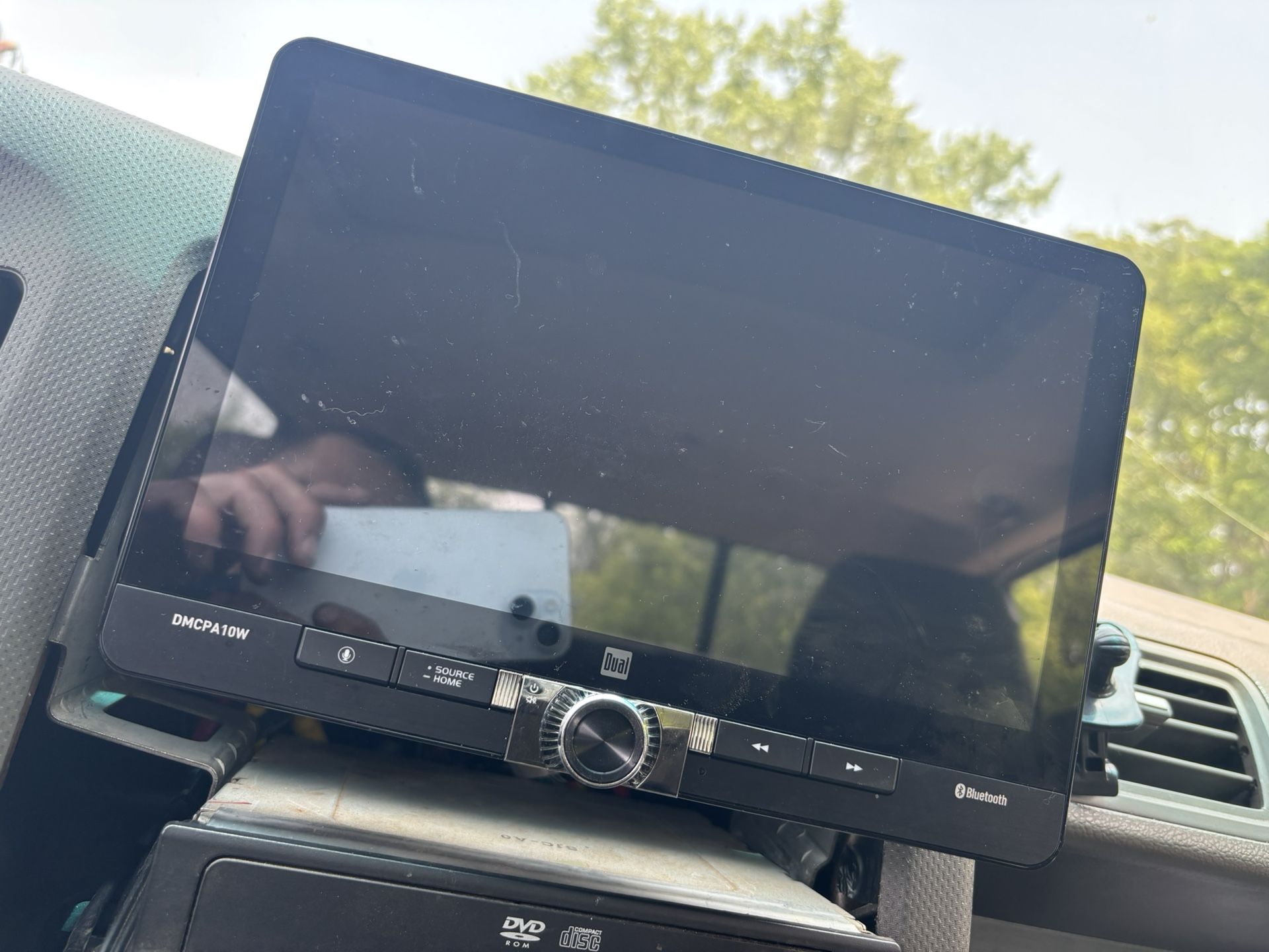 10.1 dual tv deck with andrioid an apple carplay an 1000 watt dual amp