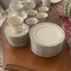 14 Piece Lenox Charleston China Set 