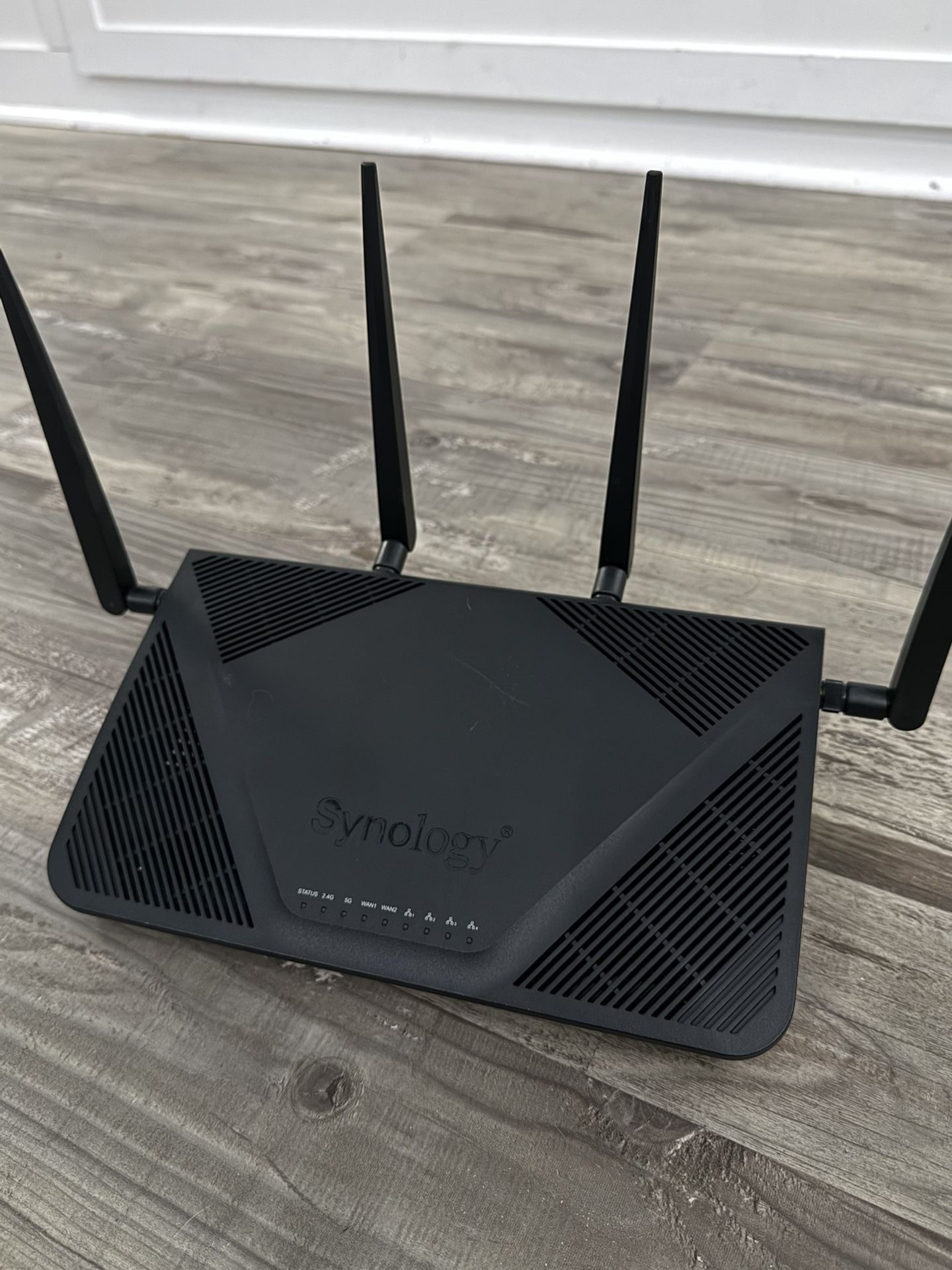 Synology RT2600AC Dual-Band Gigabit Wireless Router 2600 4x4 MU-MIMO