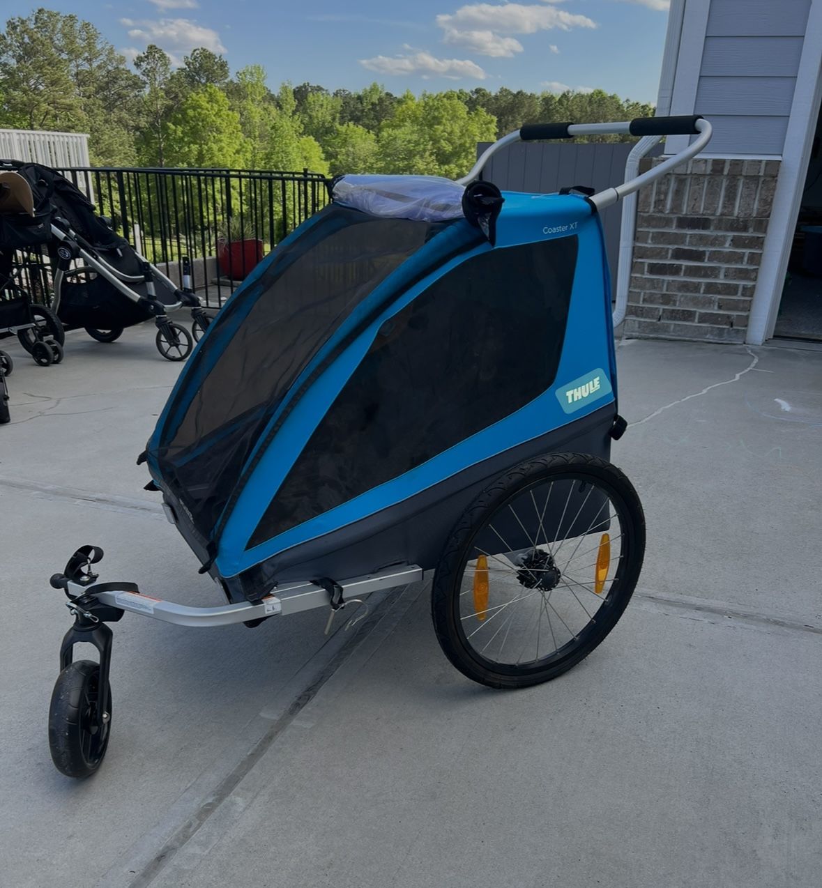Thule Coaster XT 2-Seat Bicycle Trailer & Stroller #1