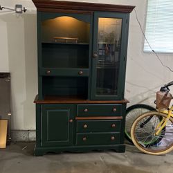 Display Hutch Cabinet-lights up $180 OBO