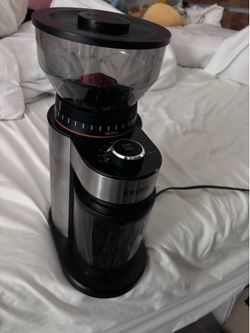 Adjustable burr coffee grinder