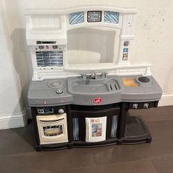 Toy Kitchen 