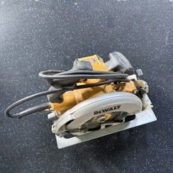 DEWALT Circular Saw DWE575SB