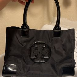 Tory Burch Elle It Needs A Little Cleaning Inside Asking $40