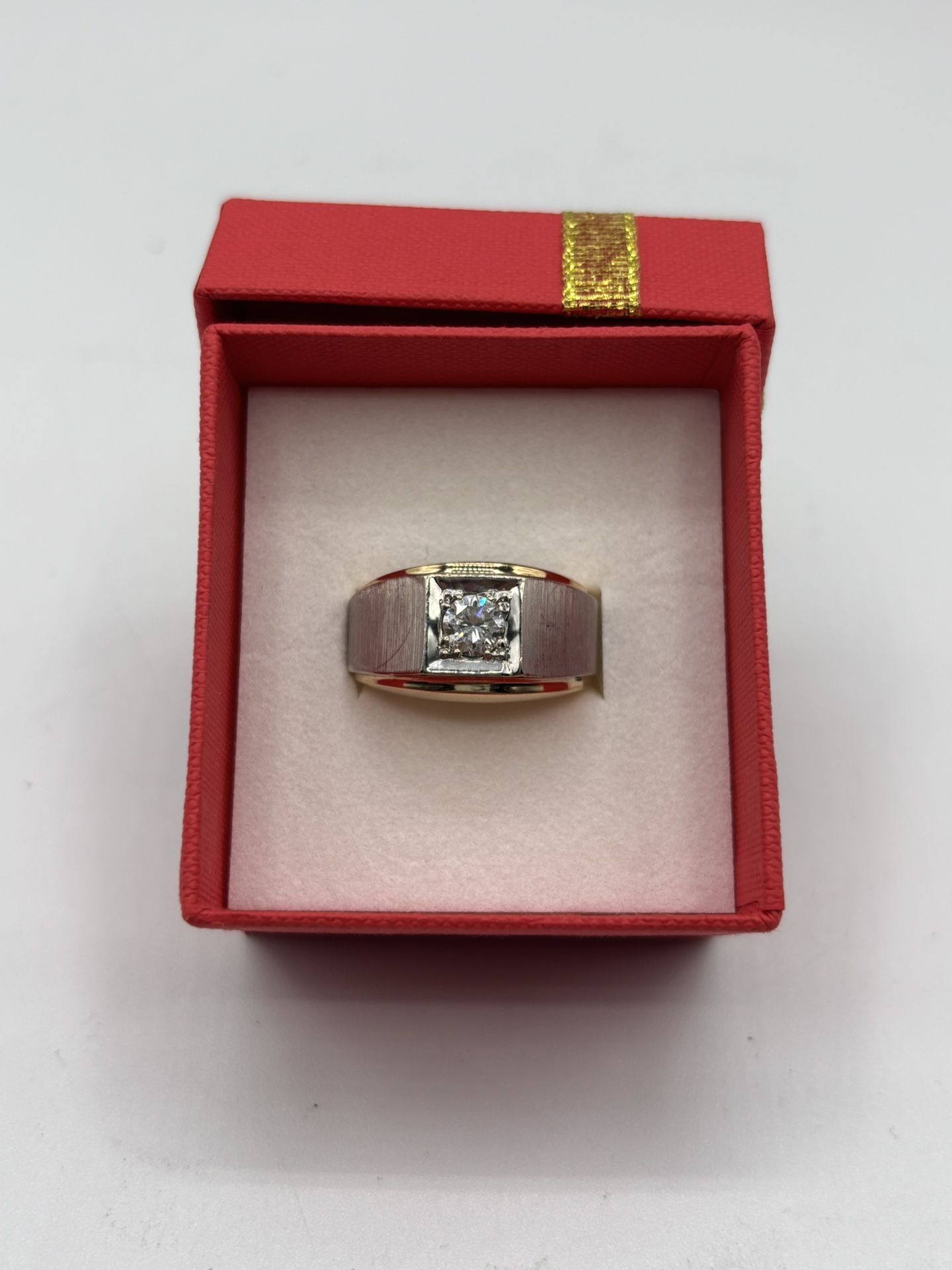 Men’s Gold And Diamond Ring