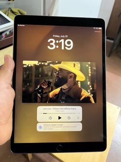 IPad Air 3rd Generation  64gb storage  WiFi + cellular Our operation days: Monday to Friday from 10am to 530pm  Our location: 2945 W McDowell avenue p