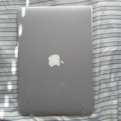 Apple MacBook Pro (Retina,13-inch,Early 2015)