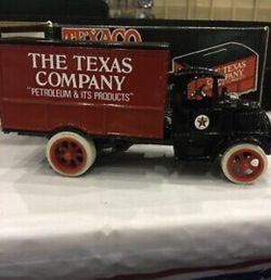 Limited Edition Texaco 1925 Mack Bulldog Truck