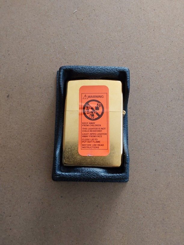 2003 New Unsealed GOLD Zippo with Manual Guarantee