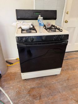 Gas oven works great super clean inside