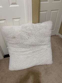 White large jumbo pillow sift most new 35/35 size