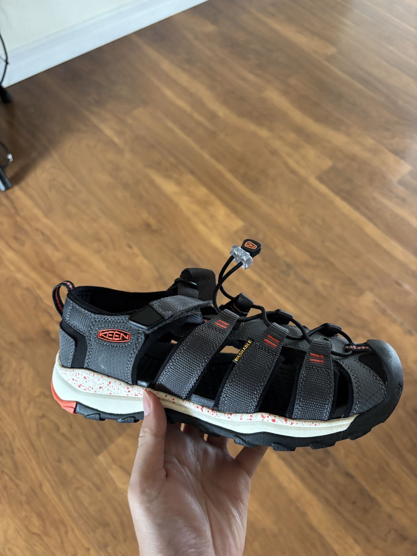 Keen Newport Neo H2 Magnet/Spicy Orange Youth Size 5