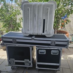 4 Road Cases