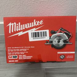 Milwaukee M18 18V Cordless 6-1/2 inch Circular Saw (Tool-Only) 2630-20. BRAND NEW