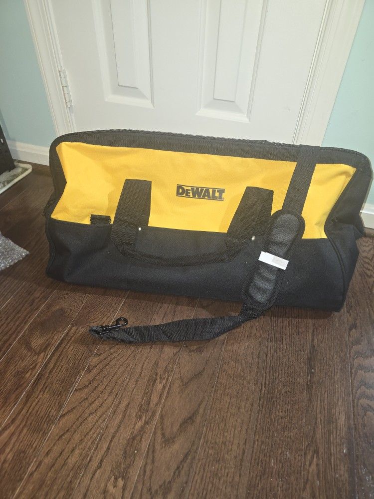 Dewalt 24" Heavy-Duty Ballistic Nylon Contractor Tool Bag