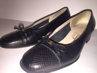 Ferragamo chunk heel cap heel size 7 very nice