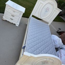 Girls Bed Nightstand Mattress 