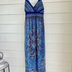 She’s Cool. Blue Floral Maxi Dress. Size Large 