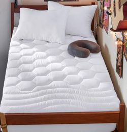 Bedsure Twin XL Mattress Pad - Soft Mattress Topper for College Dorm Room Essentials, Extra Long Twin Quilted Fitted Bed Cover Protector with 8-21 Inc
