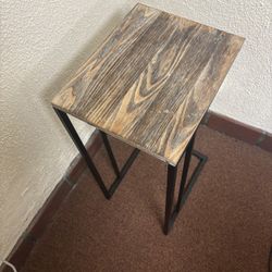 Brown Stand Read Description 