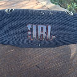 JBL Charge 6