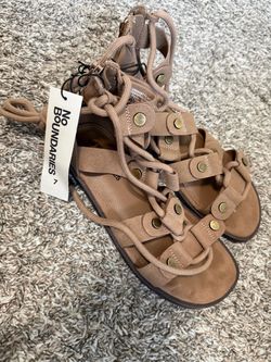 NWT Women's Cognac Lace-Up Gladiator Sandals - Size 7