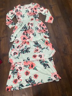 Women’s green flower Ruffle layer dress size medium #16