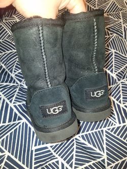 UGG