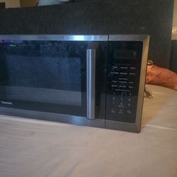 TOSHIBA 900w microwave