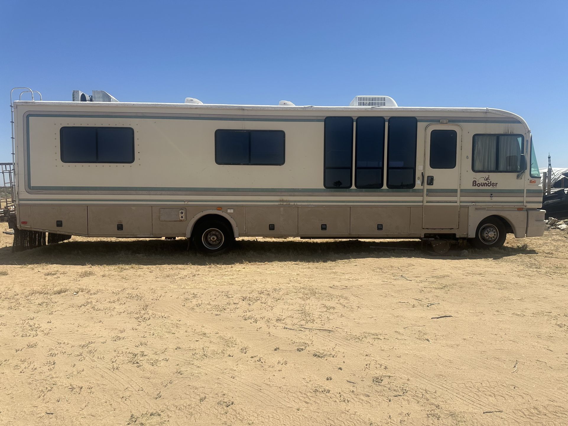 1999 Fleetwood Bounder