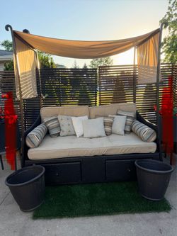 Outdoor Wicker Daybed
