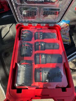 Milwaukee
SHOCKWAVE Impact Duty 1 in. Drive Metric and SAE Socket Set with PACKOUT (7-piece