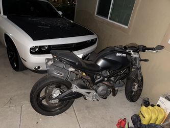 2014 Ducati Monster 696